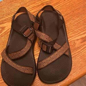 Men’s chacos sandals size 10